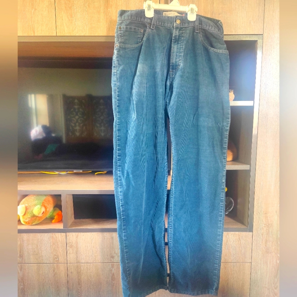 Levi's 559 Corduroy Relaxed Fit Straight Leg Jean Pants - Picture 3 of 4